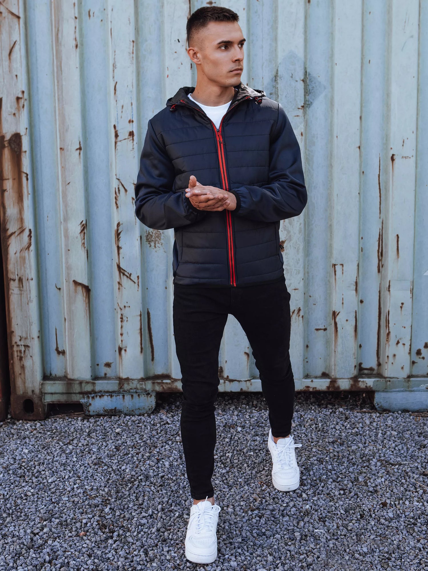 Vīriešu tumši zila jaka ar sarkanām detaļām Lucas