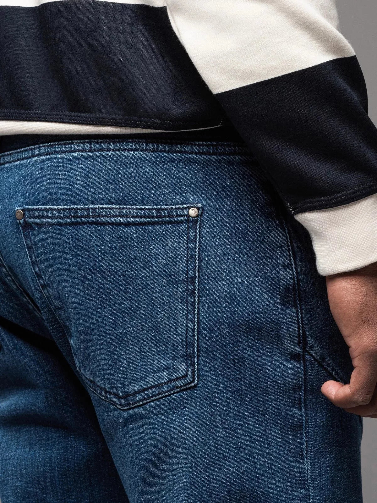 Vīriešu tumši zilas džinsa bikses Carl