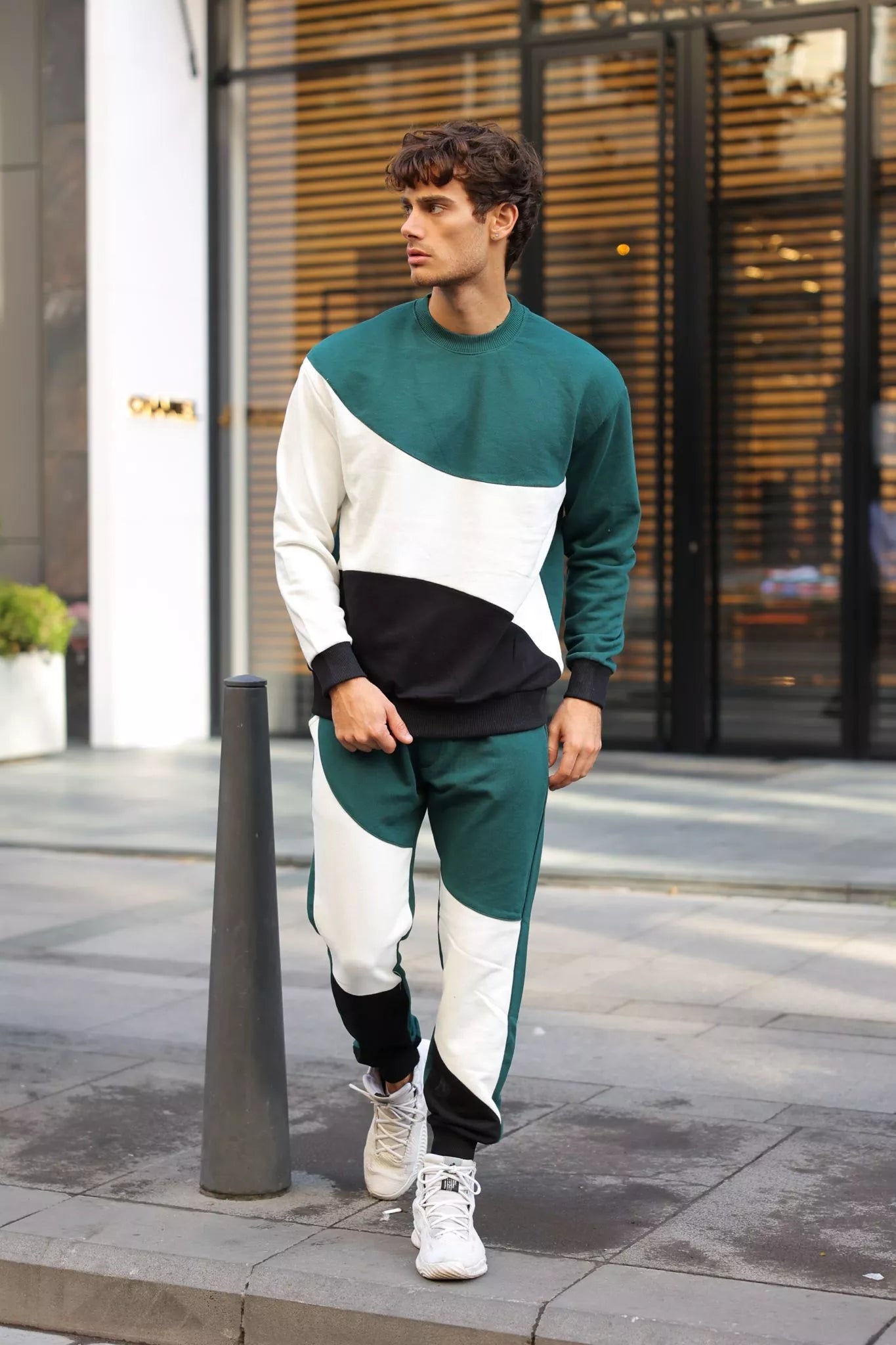 Zaļš daudzkrāsains vīriešu komplekts Hipos