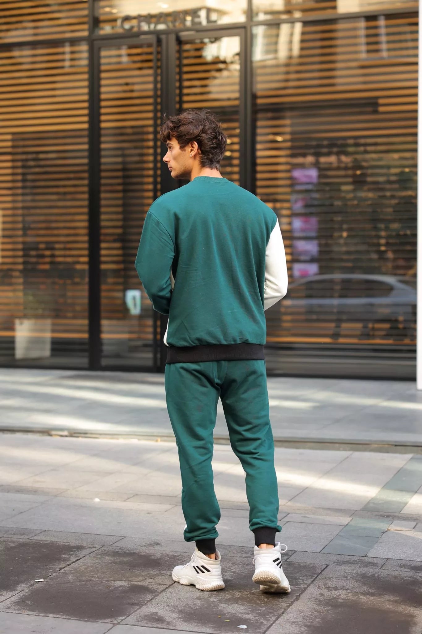 Zaļš daudzkrāsains vīriešu komplekts Hipos