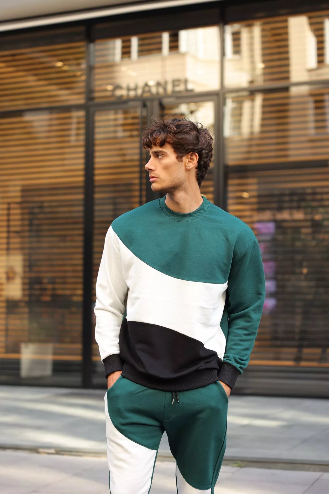 Zaļš daudzkrāsains vīriešu komplekts Hipos