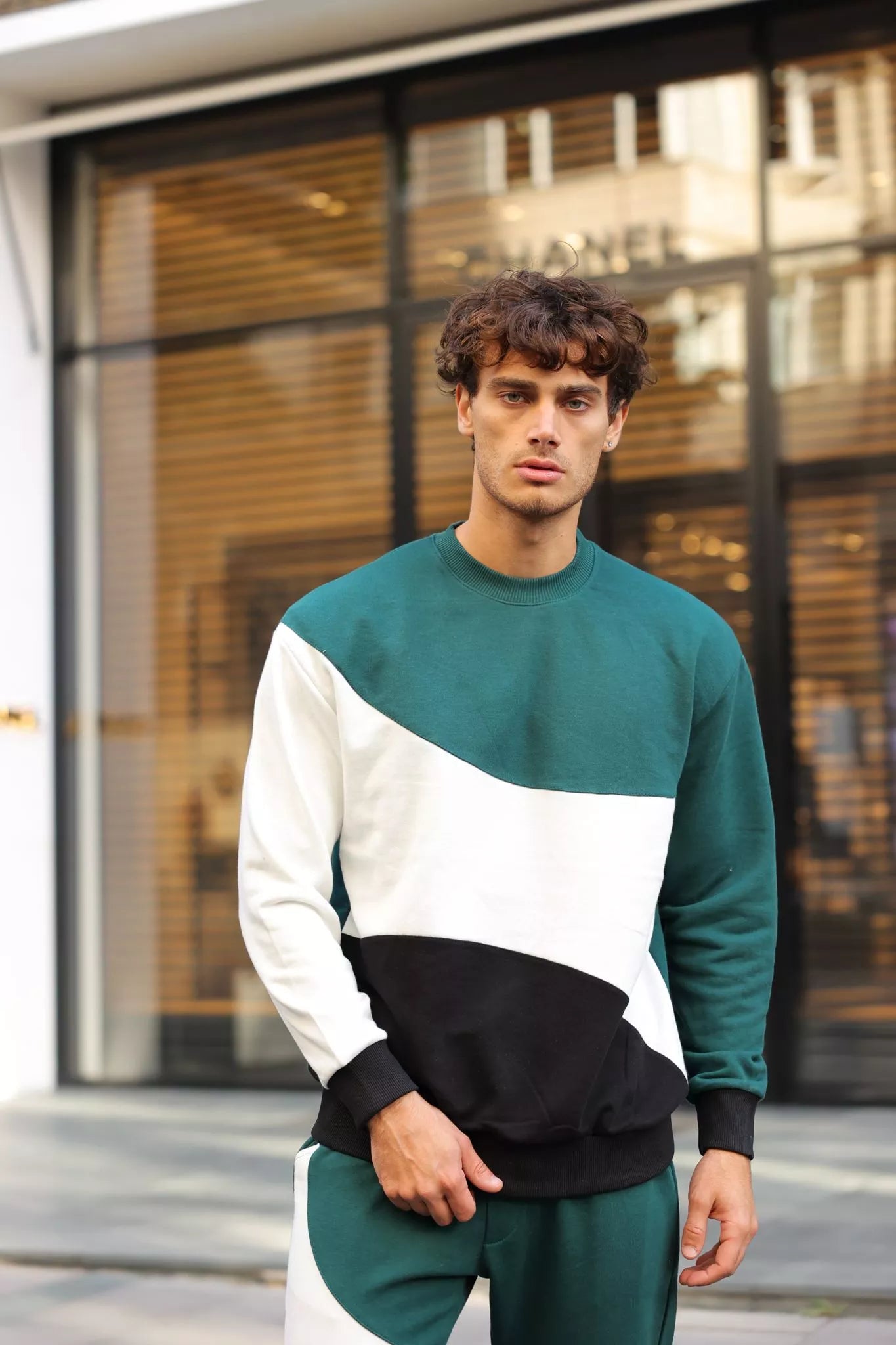 Zaļš daudzkrāsains vīriešu komplekts Hipos